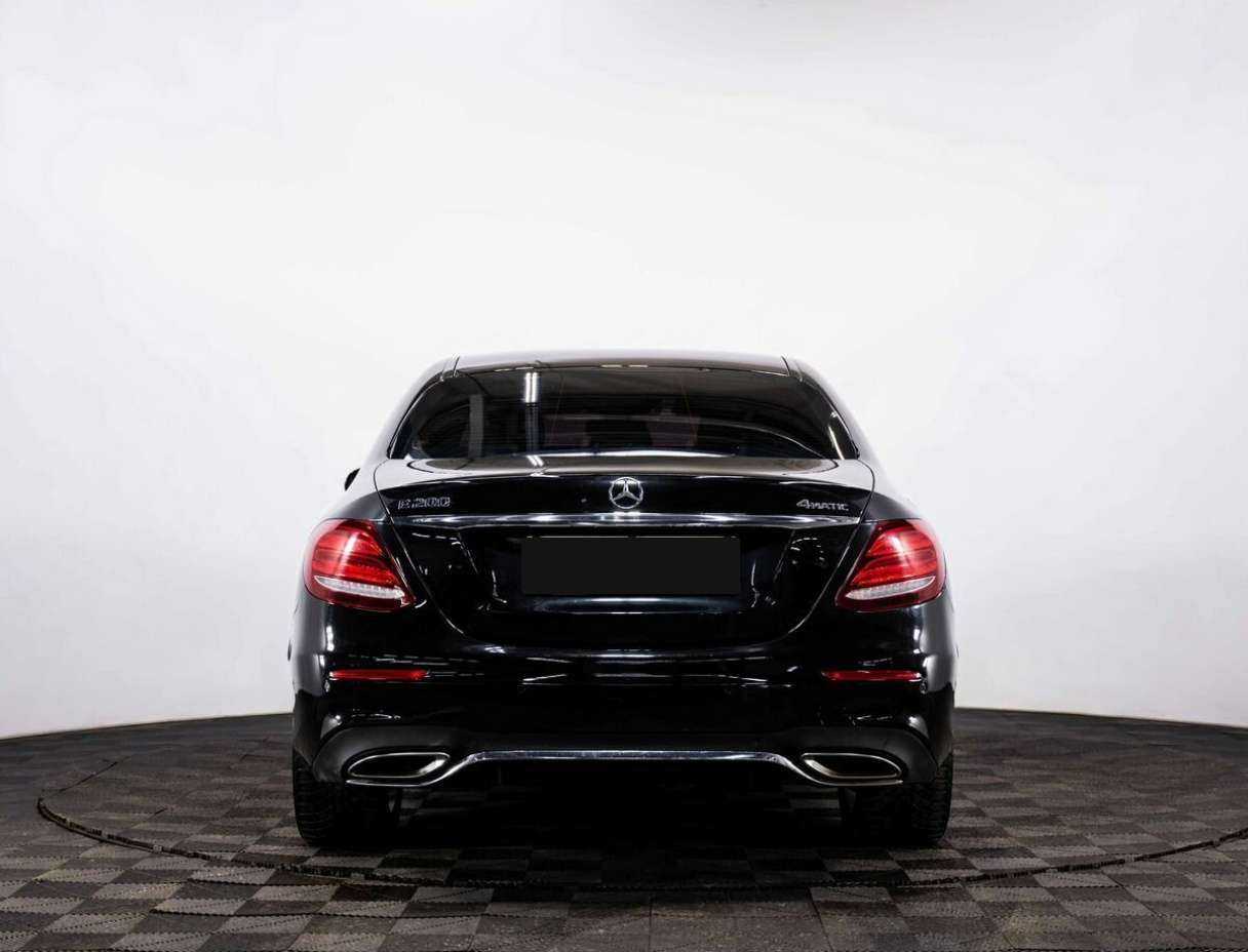 Mercedes-Benz E-Класс 2017 года с пробегом. Фото: #4