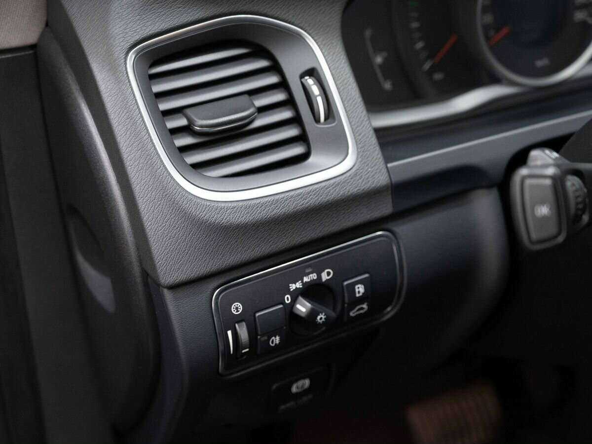 Б/У Вольво С60 2013 года. Фото: #23