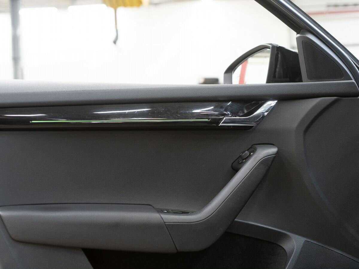 Б/У Шкода Октавия 2018 года. Фото: #12