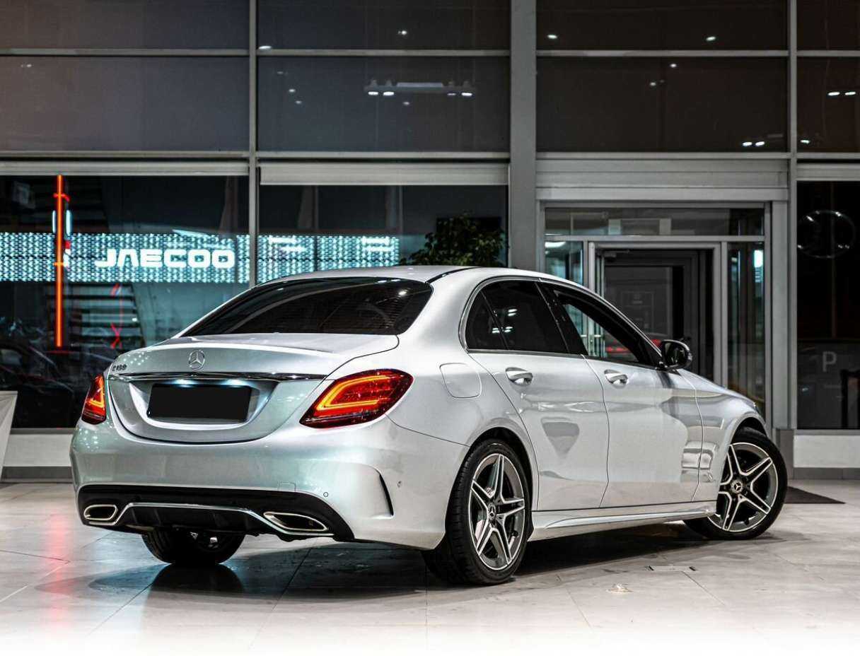 Mercedes-Benz C-Класс 2018 года с пробегом. Фото: #2