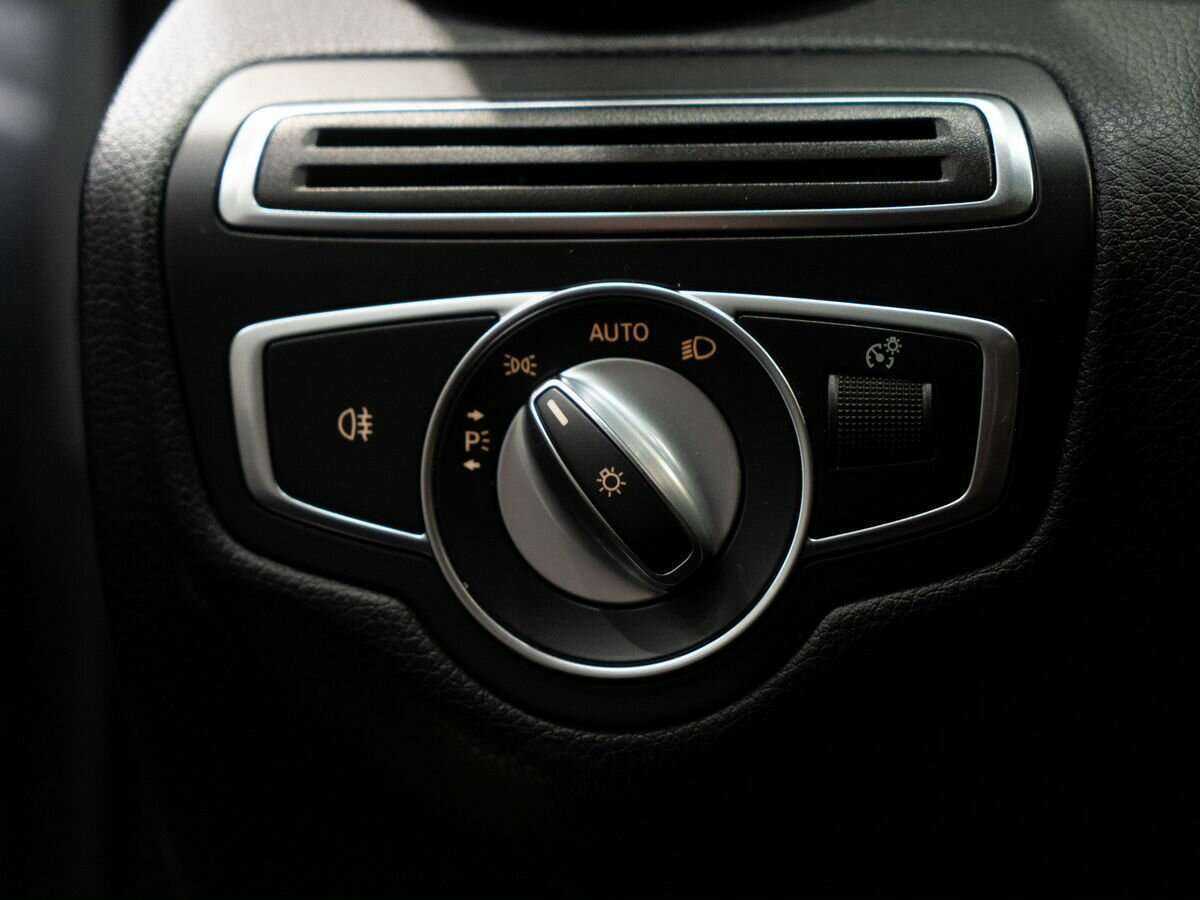 Mercedes-Benz C-Класс 2018 года с пробегом. Фото: #17