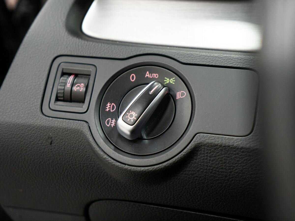 Б/У Фольксваген Пассат 2013 года. Фото: #18