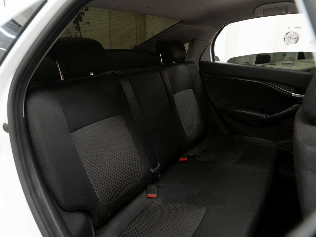 Б/У Лада (ВАЗ) Веста 2021 года. Фото: #7