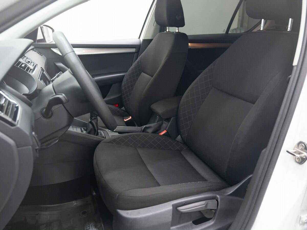 Б/У Шкода Октавия 2019 года. Фото: #7