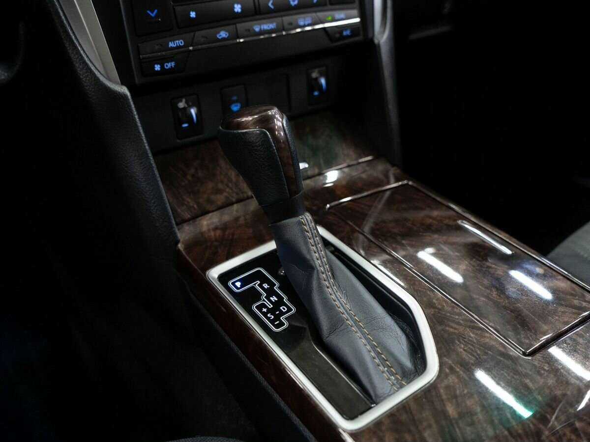 Б/У Тойота Камри 2016 года. Фото: #12