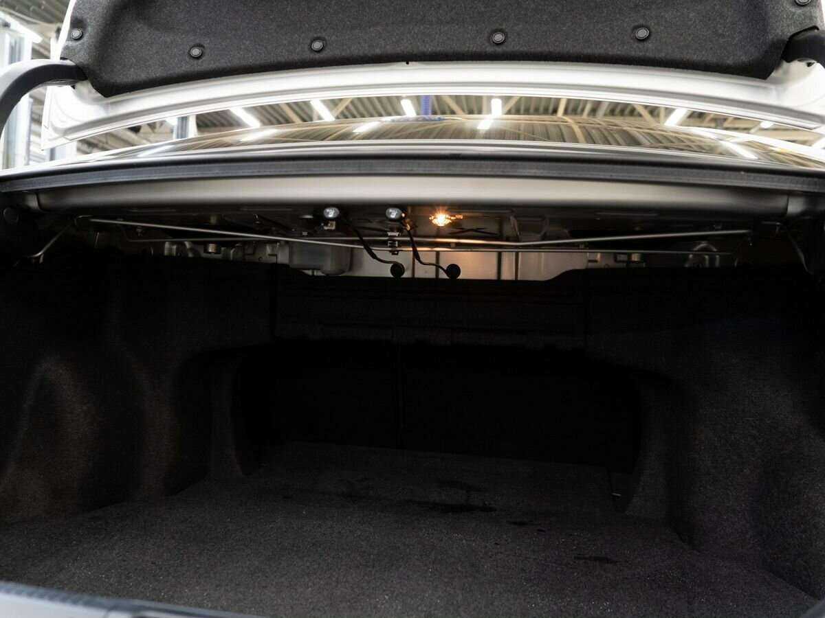 Б/У Тойота Камри 2015 года. Фото: #7