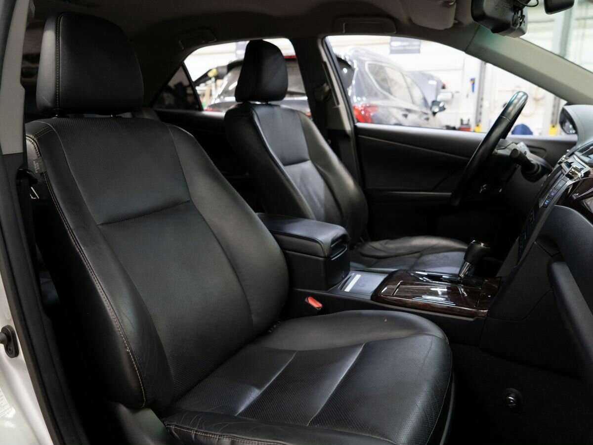 Б/У Тойота Камри 2015 года. Фото: #9