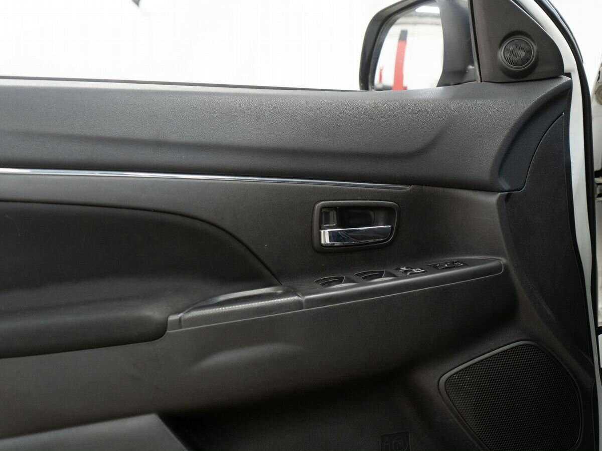 Б/У Митсубиши АС-Икс 2013 года. Фото: #14