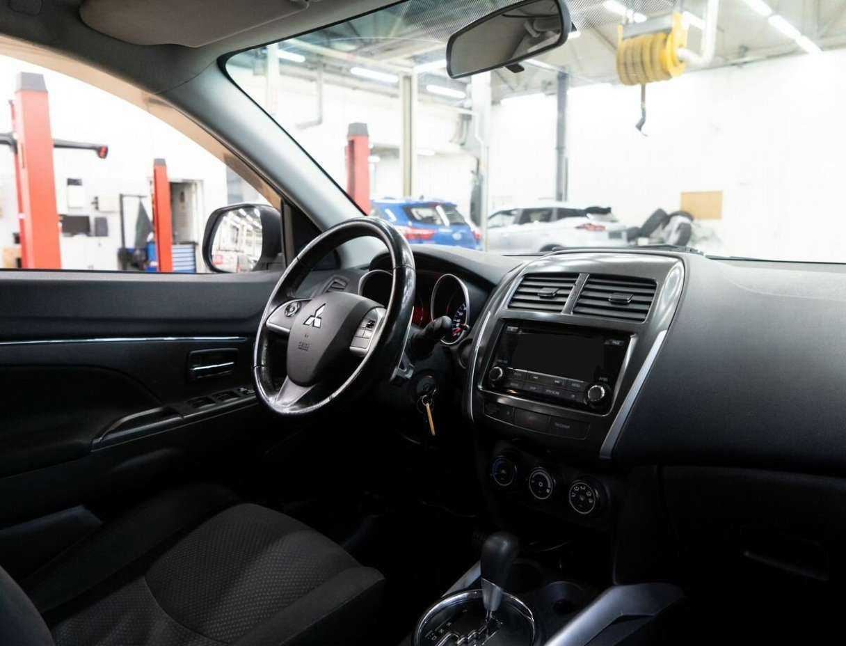 Б/У Митсубиши АС-Икс 2013 года. Фото: #15