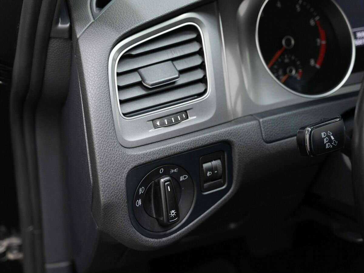 Б/У Фольксваген Гольф 2013 года. Фото: #19