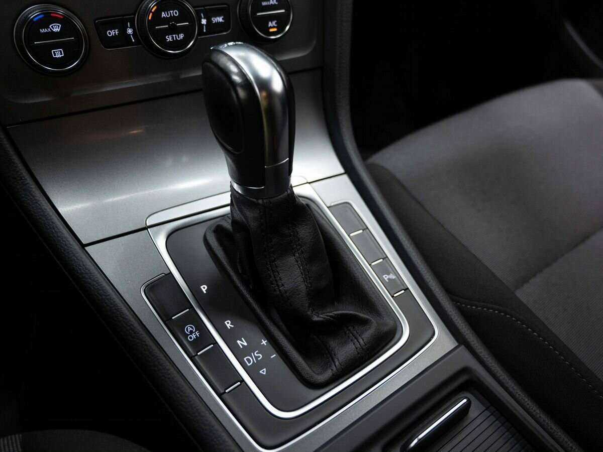 Б/У Фольксваген Гольф 2013 года. Фото: #22