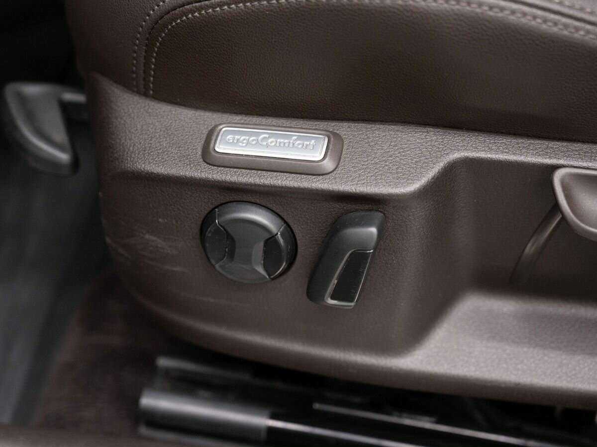 Б/У Фольксваген Пассат 2016 года. Фото: #17