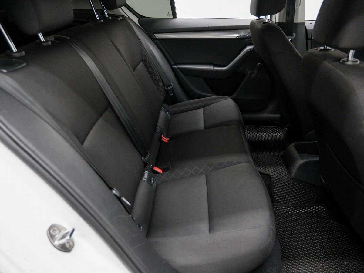 Б/У Шкода Октавия 2017 года. Фото: #8