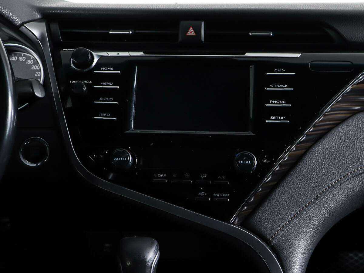 Toyota Camry 2018 года с пробегом. Фото: #11