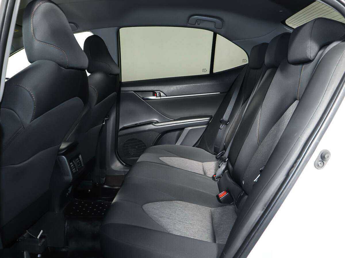 Toyota Camry 2020 года с пробегом. Фото: #9