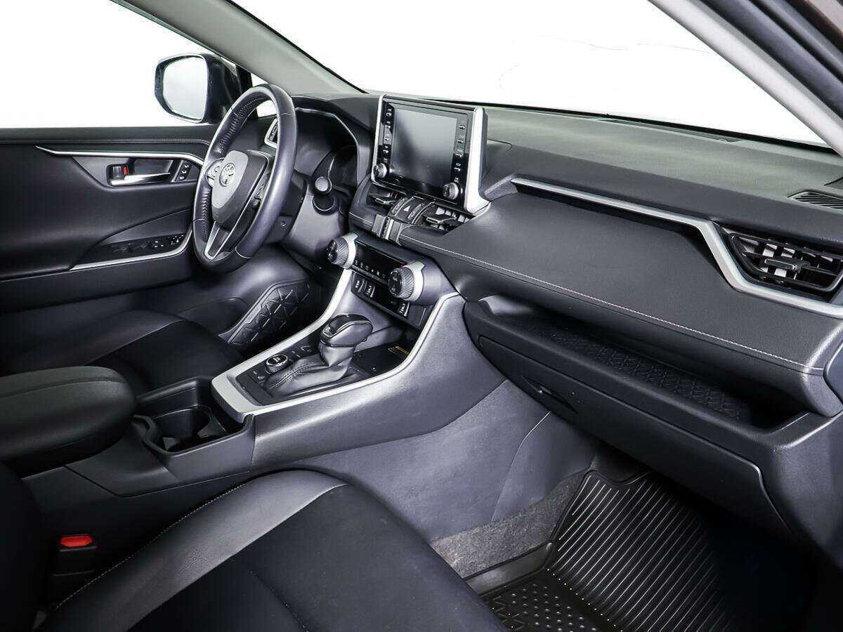 Toyota RAV4 2019 года с пробегом. Фото: #8