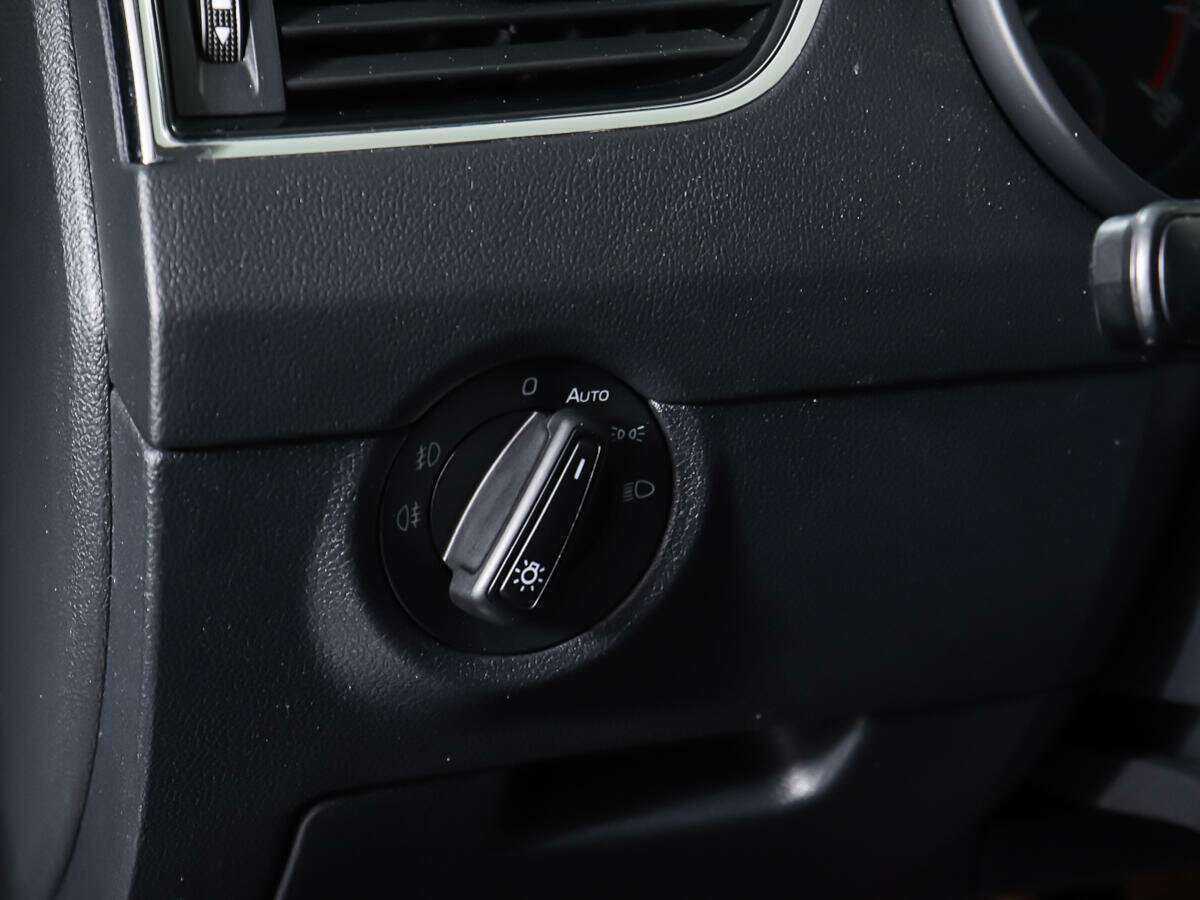 Б/У Шкода Октавия 2018 года. Фото: #16