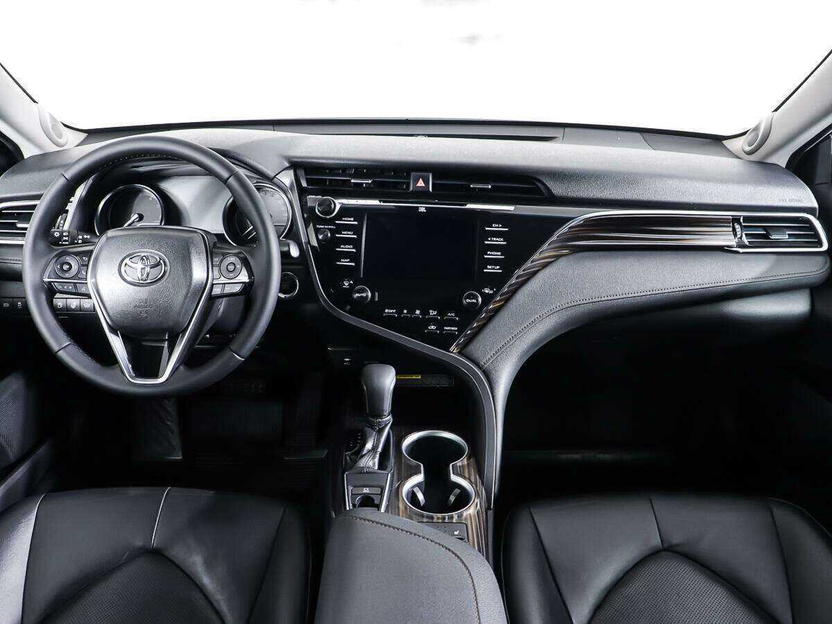 Toyota Camry 2018 года с пробегом. Фото: #10