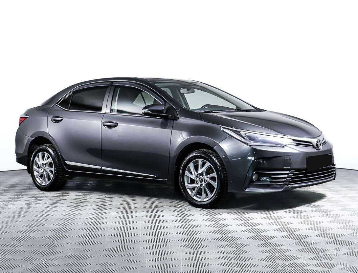 Б/У Тойота Королла 2016 года. Фото: #2