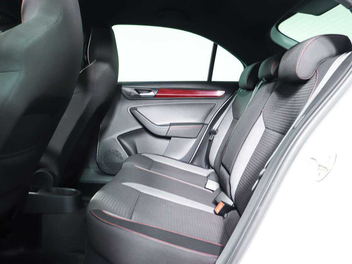 Б/У Фольксваген Поло 2021 года. Фото: #9