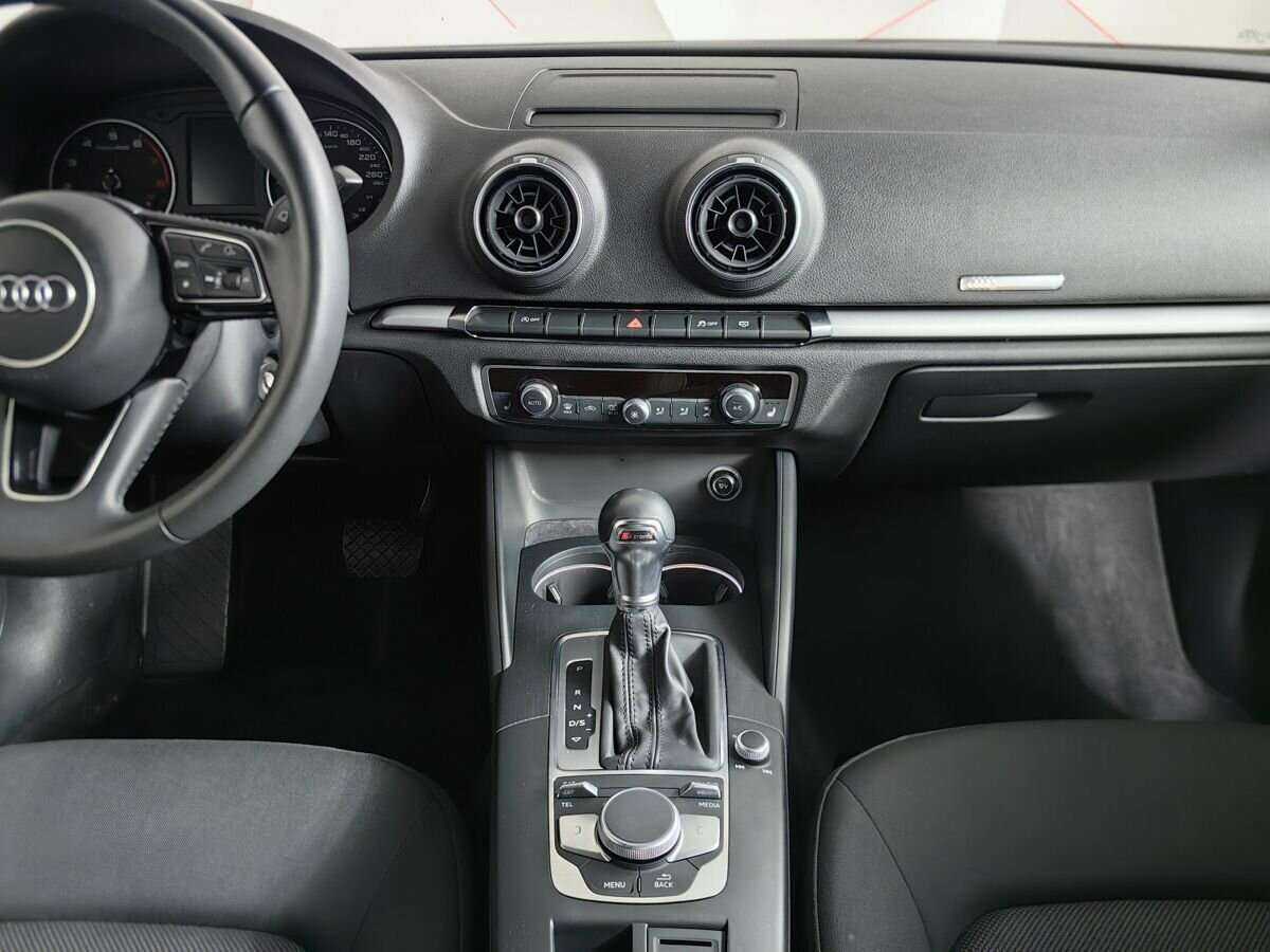 Audi A3 2020 года с пробегом. Фото: #9