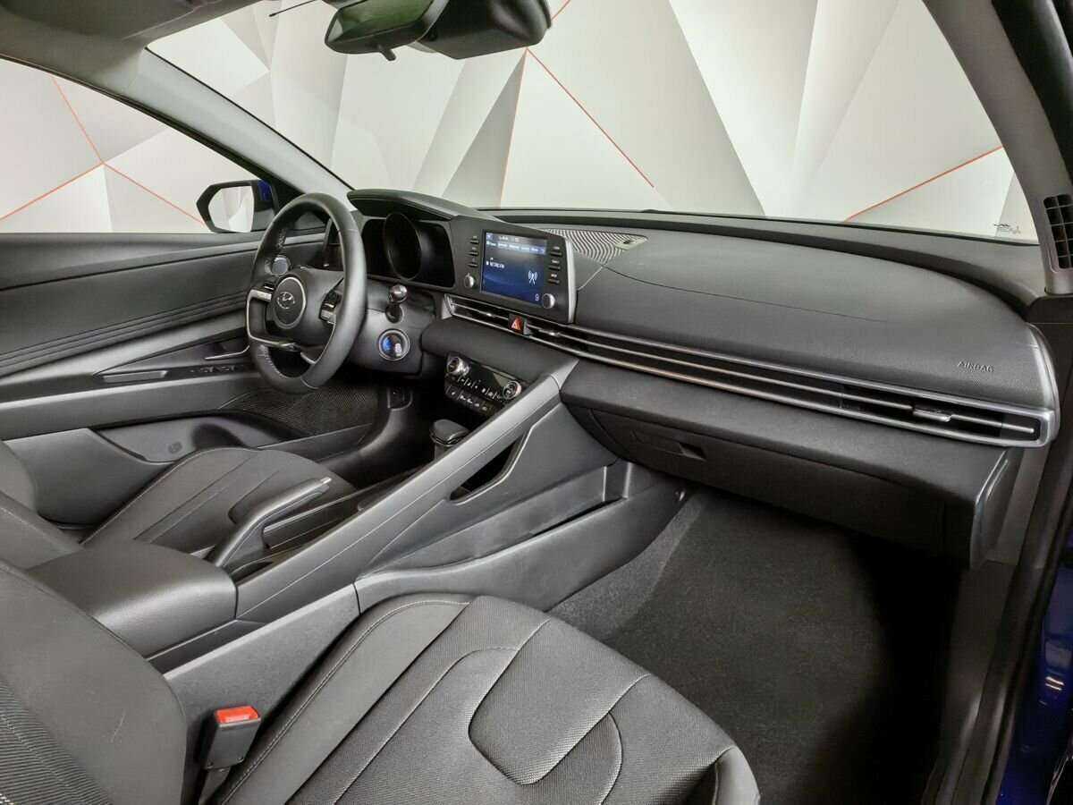 Hyundai Elantra 2022 года с пробегом. Фото: #8