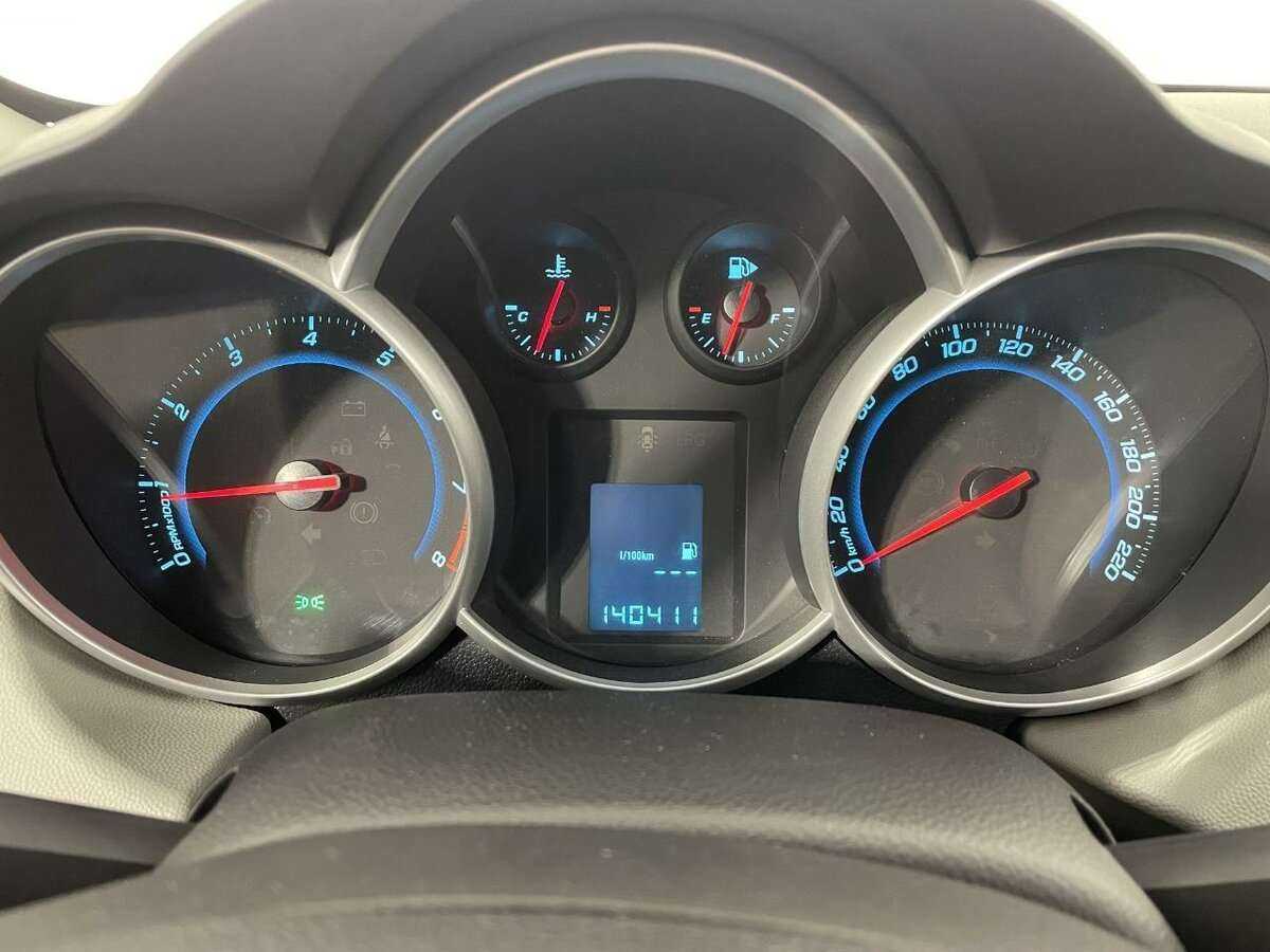 Б/У Шевроле Круз 2014 года. Фото: #10