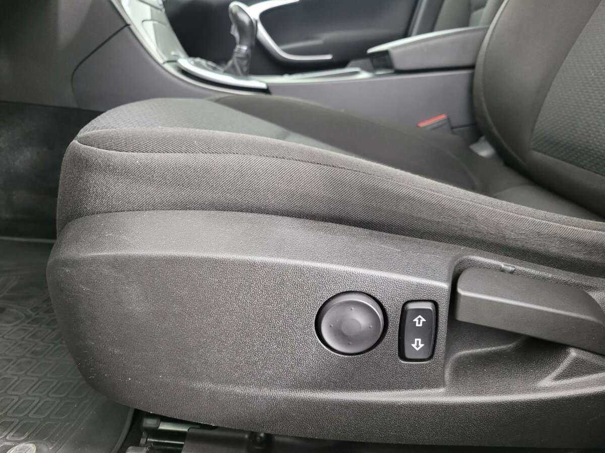 Б/У Опель Инсигния 2013 года. Фото: #9