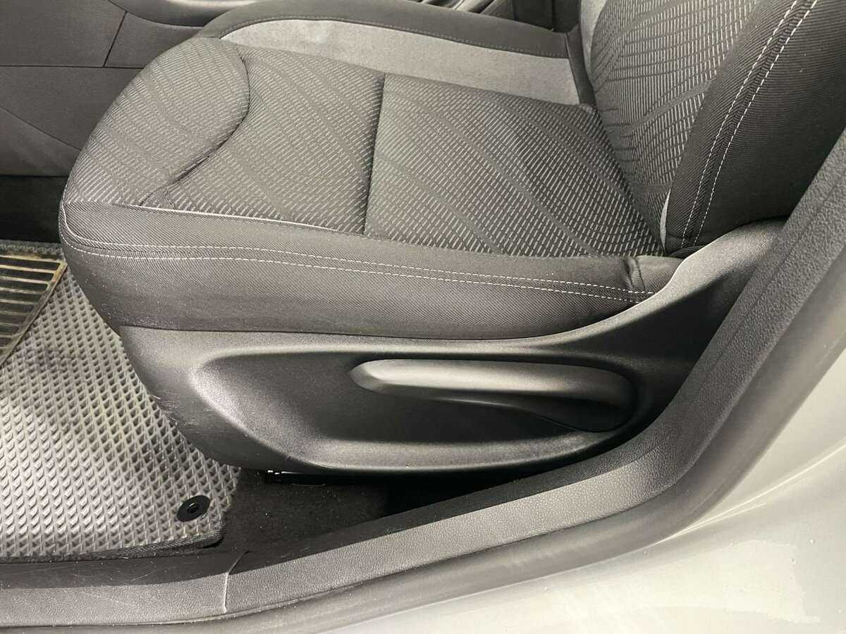 Б/У Пежо 408 2016 года. Фото: #9