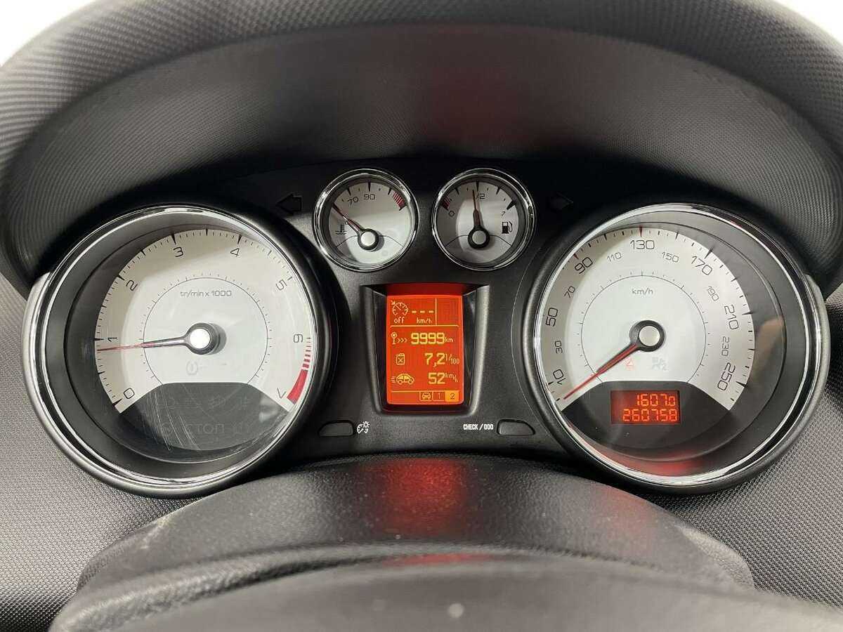 Б/У Пежо 408 2016 года. Фото: #10