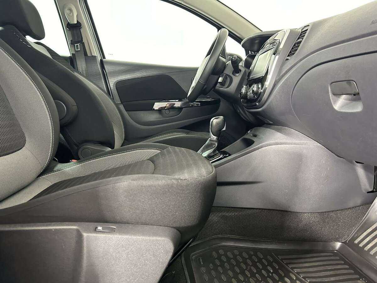 Б/У Рено Каптюр 2017 года. Фото: #13