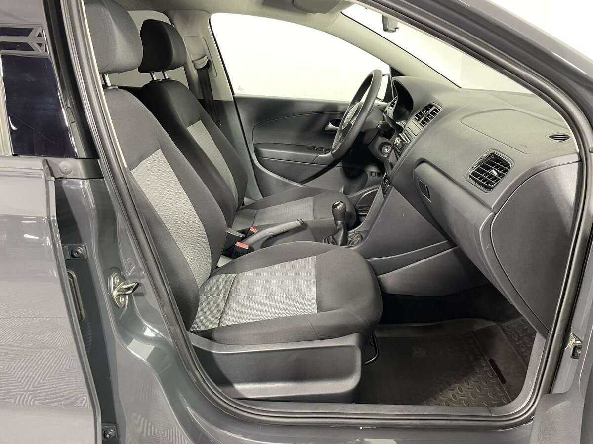 Б/У Фольксваген Поло 2013 года. Фото: #13