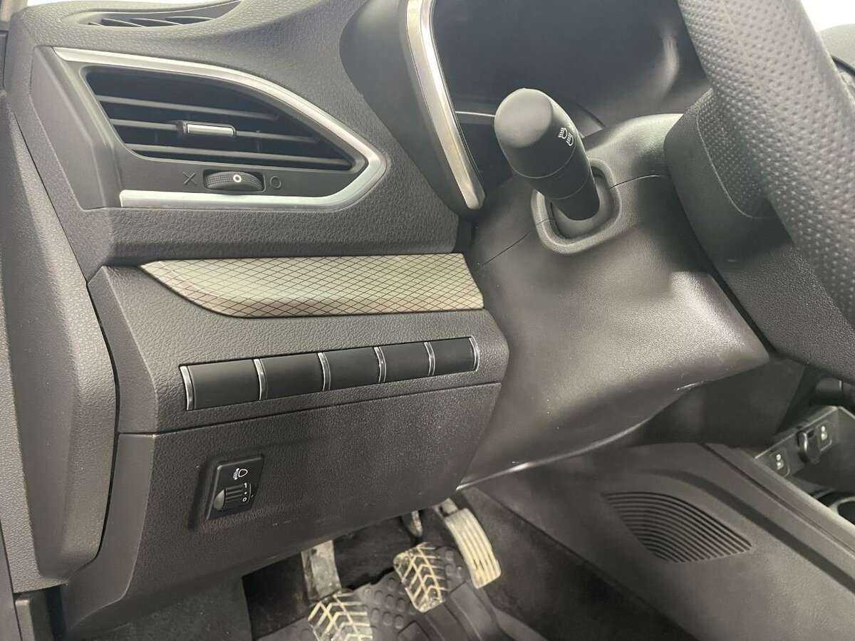 Lada (ВАЗ) Vesta 2023 года с пробегом. Фото: #8