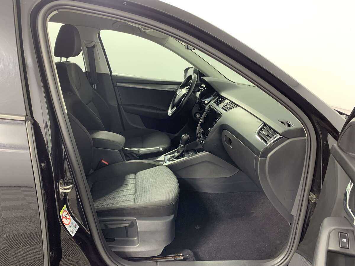 Б/У Шкода Октавия 2018 года. Фото: #18