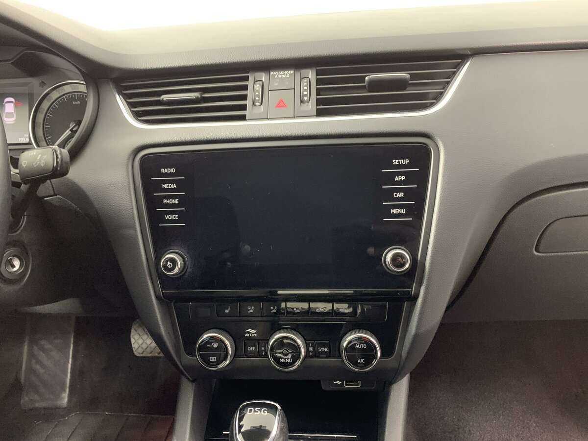 Б/У Шкода Октавия 2018 года. Фото: #14