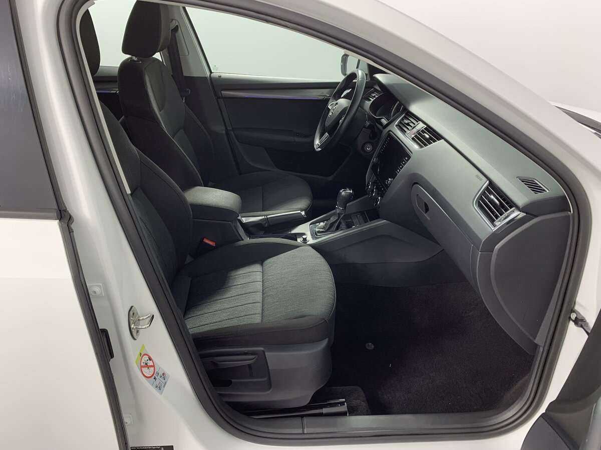 Б/У Шкода Октавия 2018 года. Фото: #19