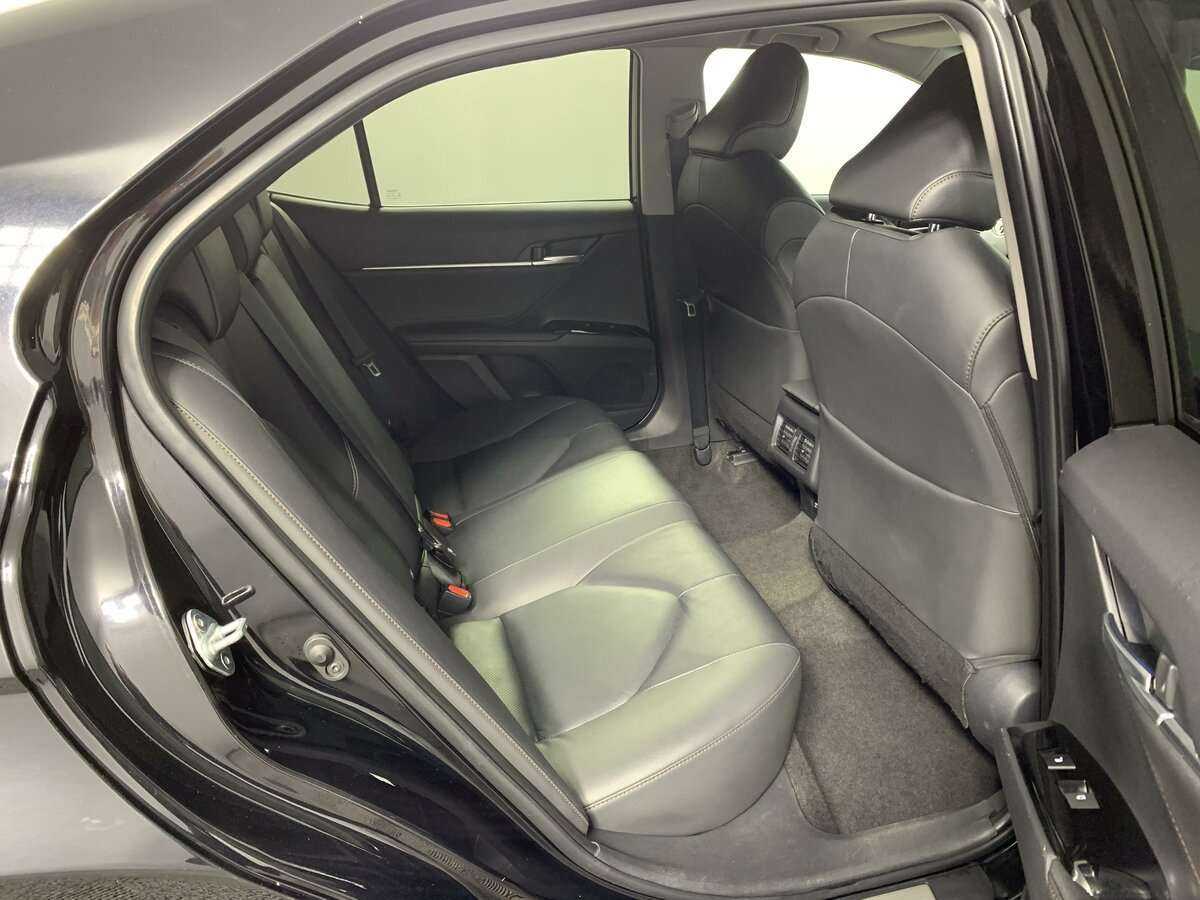 Toyota Camry 2019 года с пробегом. Фото: #12