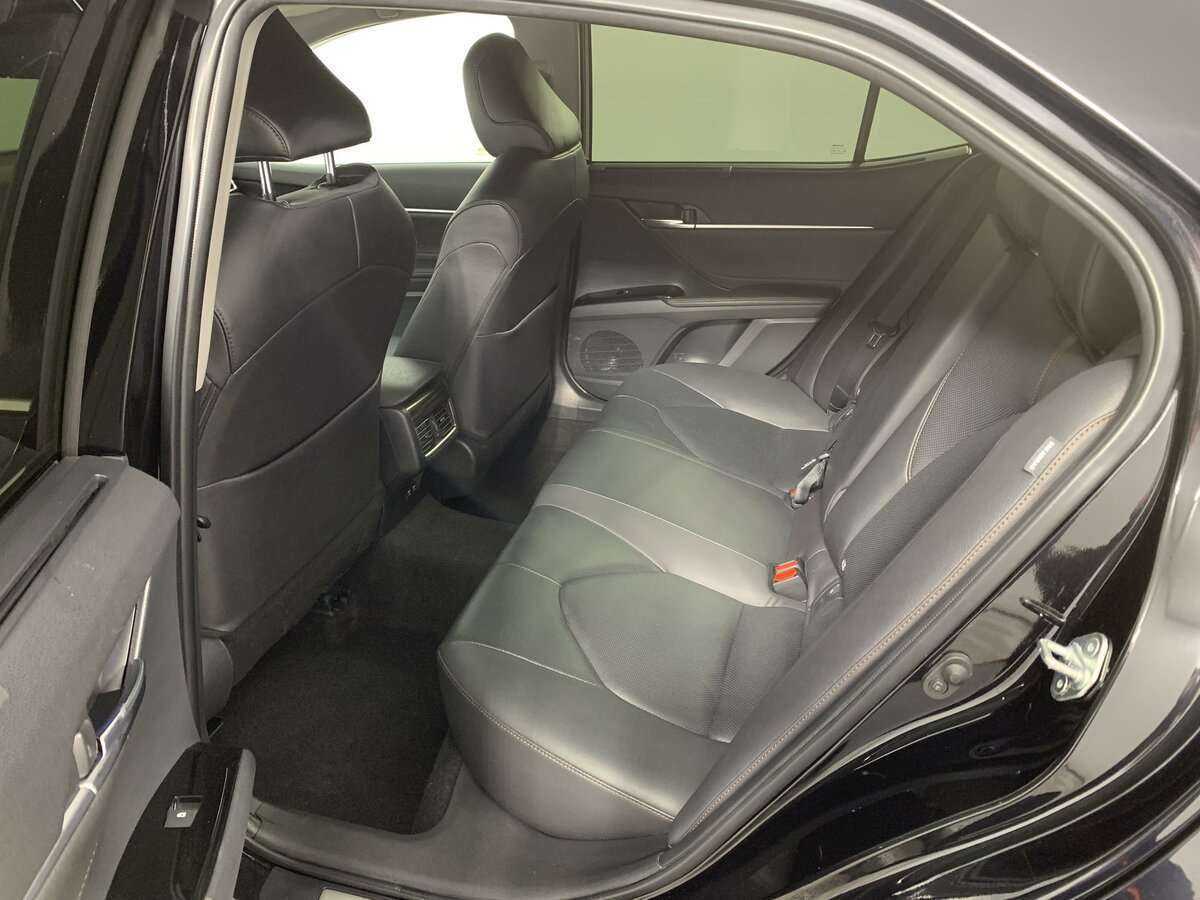 Toyota Camry 2020 года с пробегом. Фото: #8