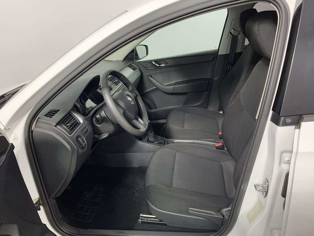 Б/У Шкода Рапид 2017 года. Фото: #15