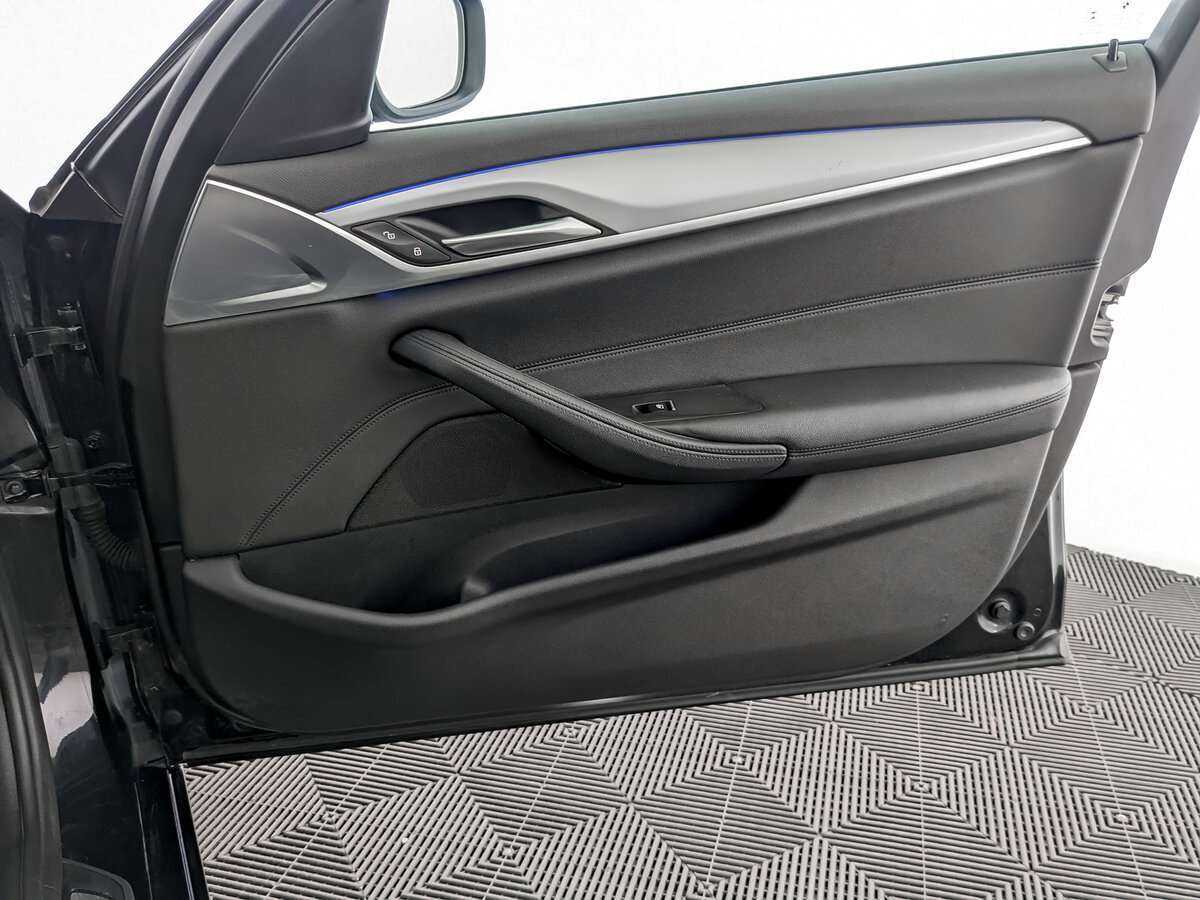 BMW 5 серии 2018 года с пробегом. Фото: #20