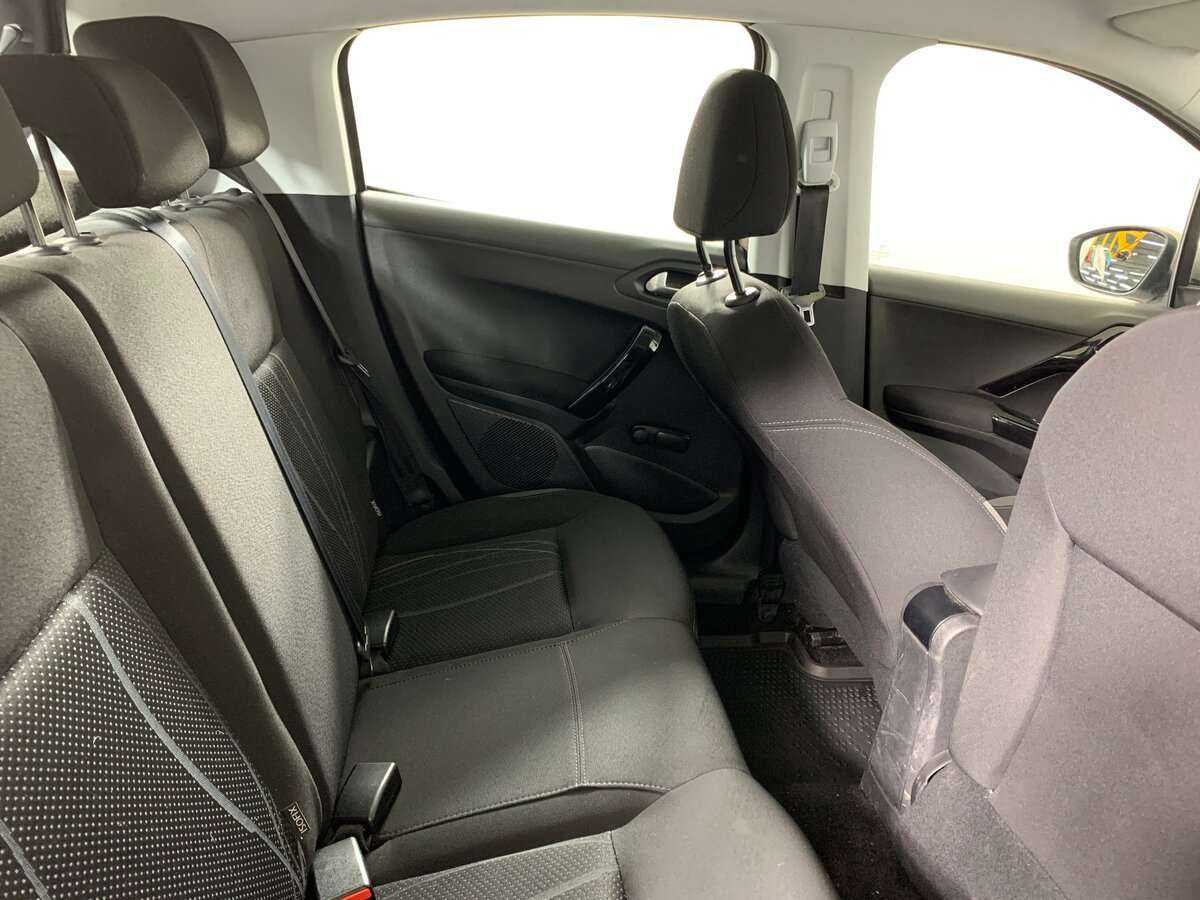 Б/У Пежо 208 2013 года. Фото: #14