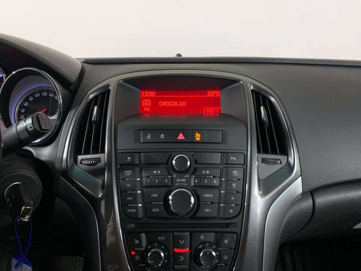 Б/У Опель Астра 2012 года. Фото: #12