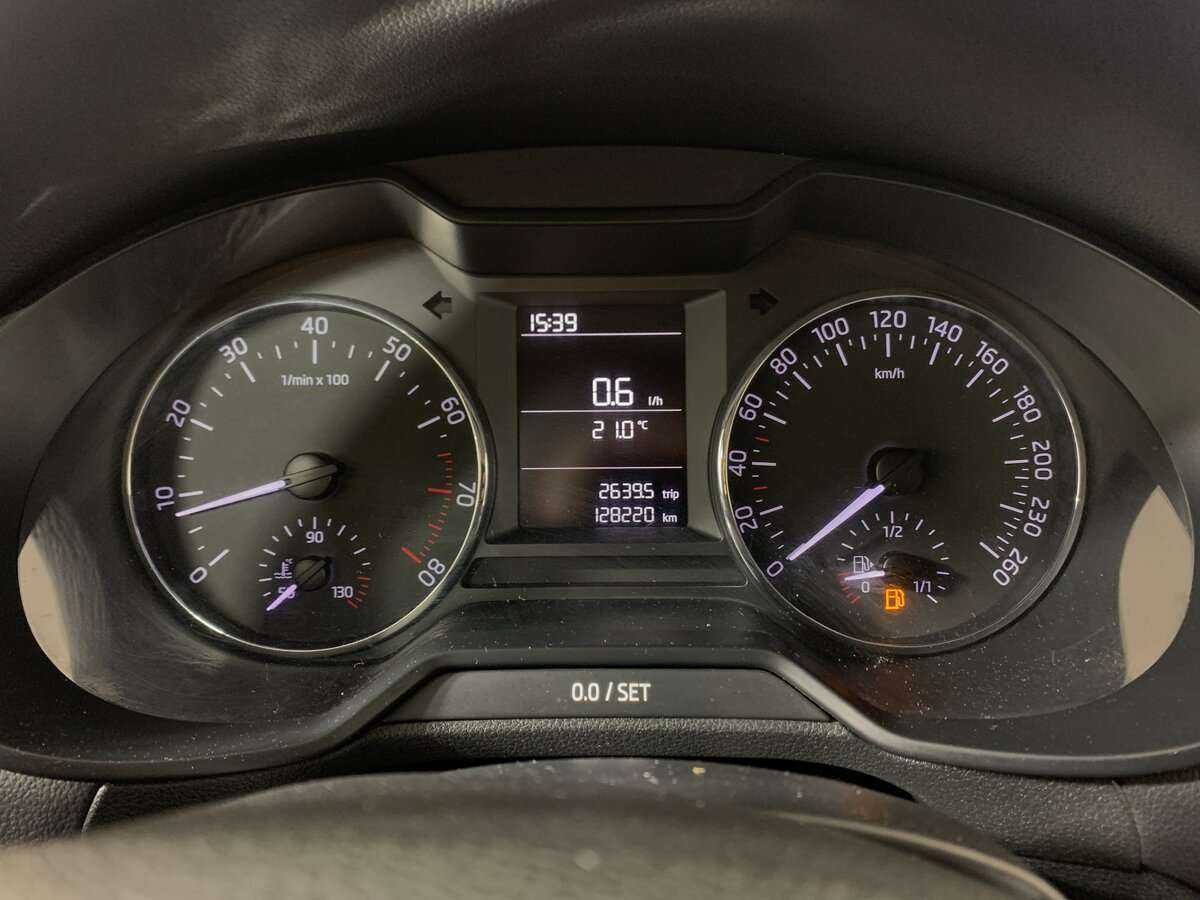 Б/У Шкода Октавия 2014 года. Фото: #11