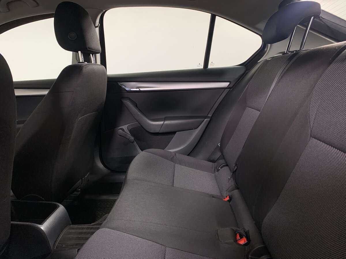 Б/У Шкода Октавия 2014 года. Фото: #15