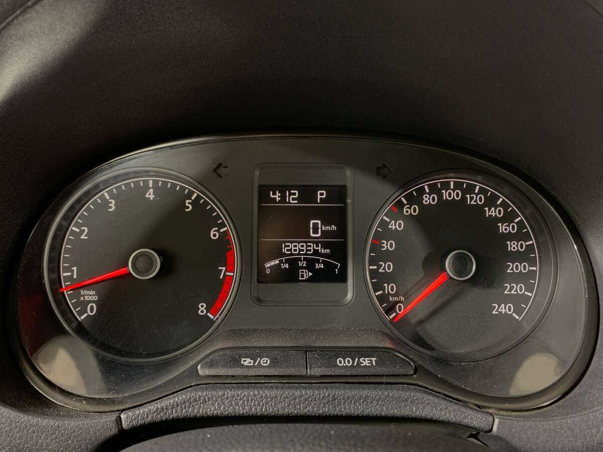 Б/У Фольксваген Поло 2015 года. Фото: #11