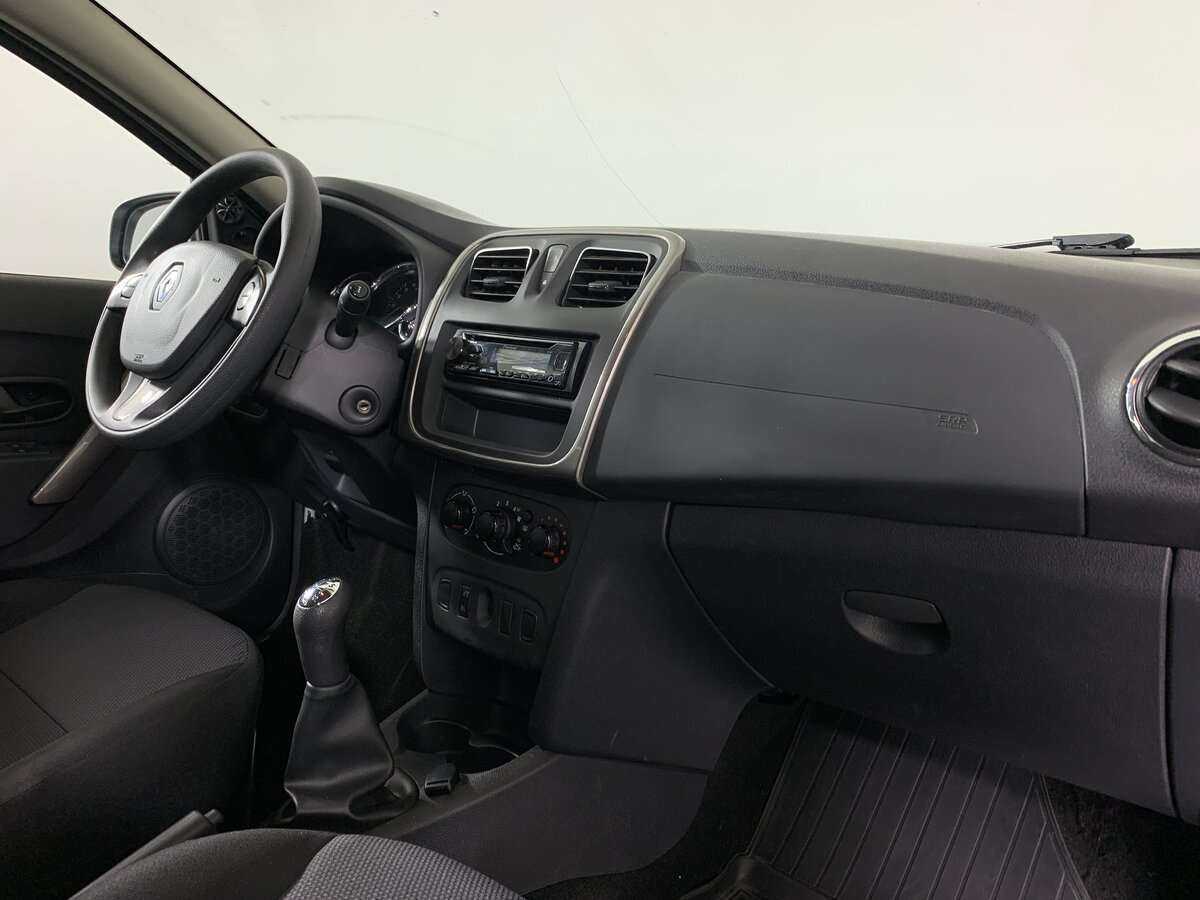 Б/У Рено Сандеро 2017 года. Фото: #10