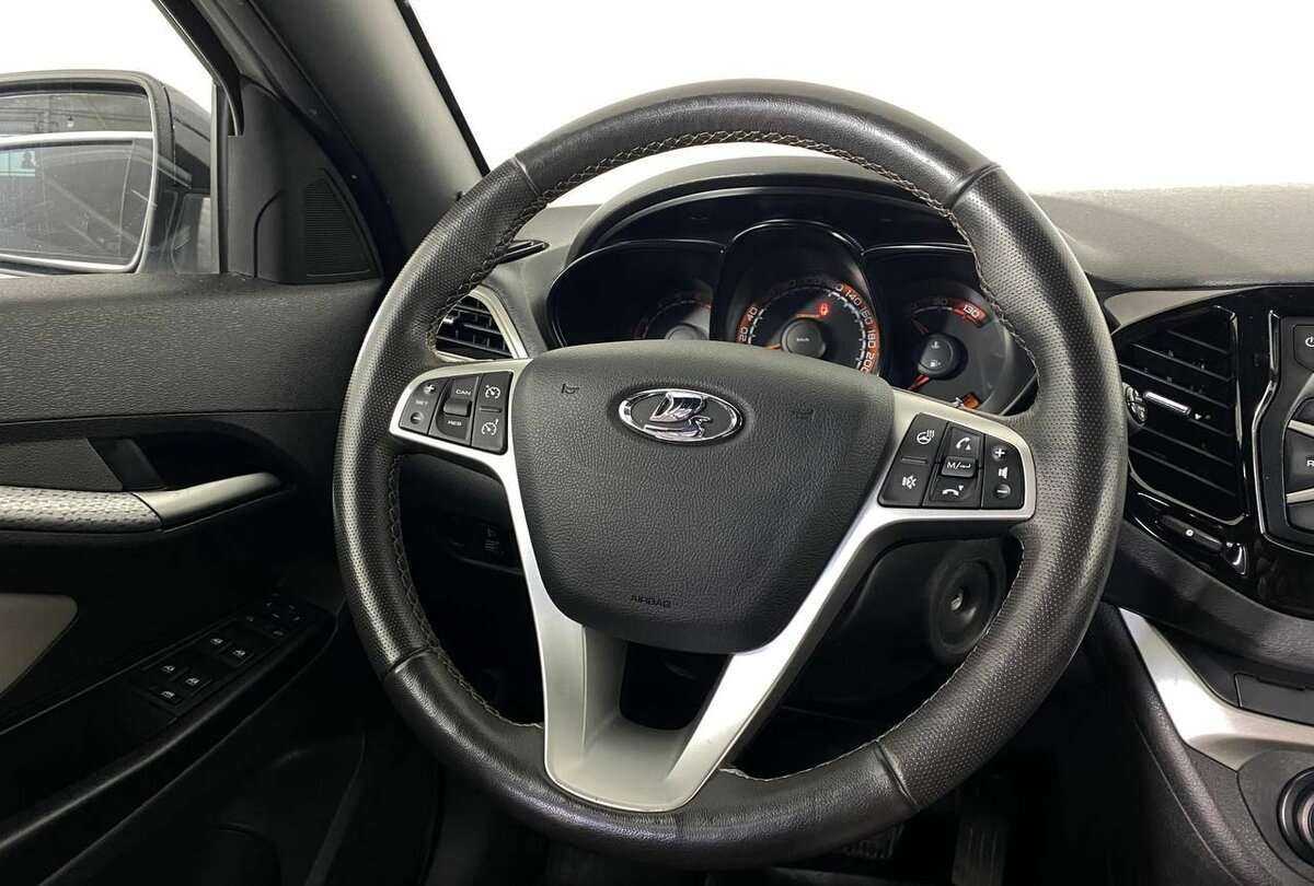 Б/У Лада (ВАЗ) Веста 2020 года. Фото: #8