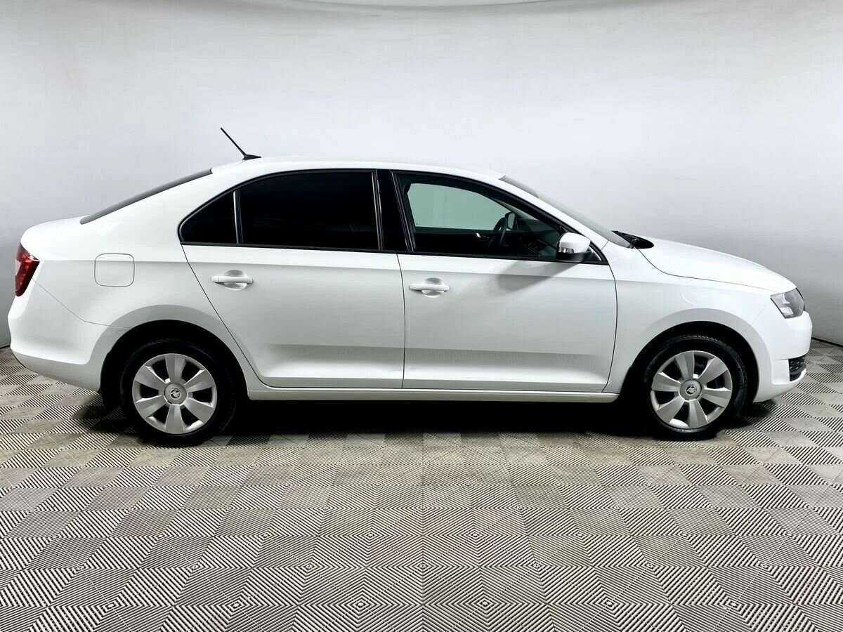 Б/У Шкода Рапид 2018 года. Фото: #4