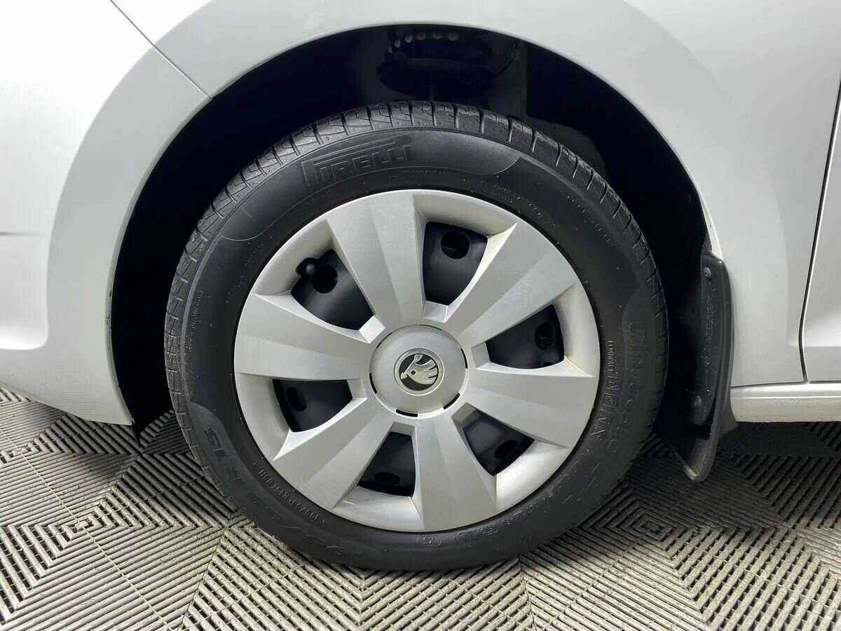 Б/У Шкода Рапид 2018 года. Фото: #18