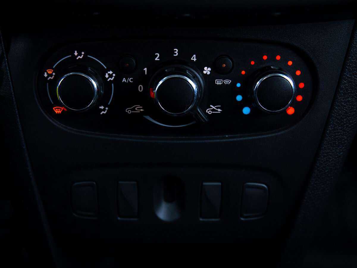 Б/У Рено Логан 2019 года. Фото: #16